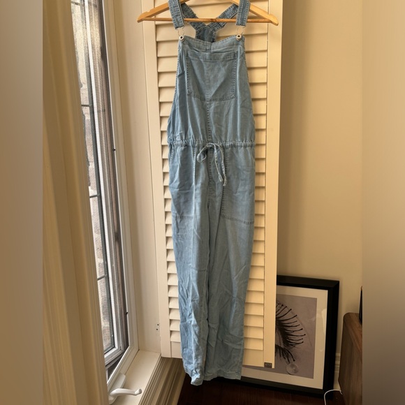 Super Soft Jordache Chambray overalls. - Picture 3 of 13